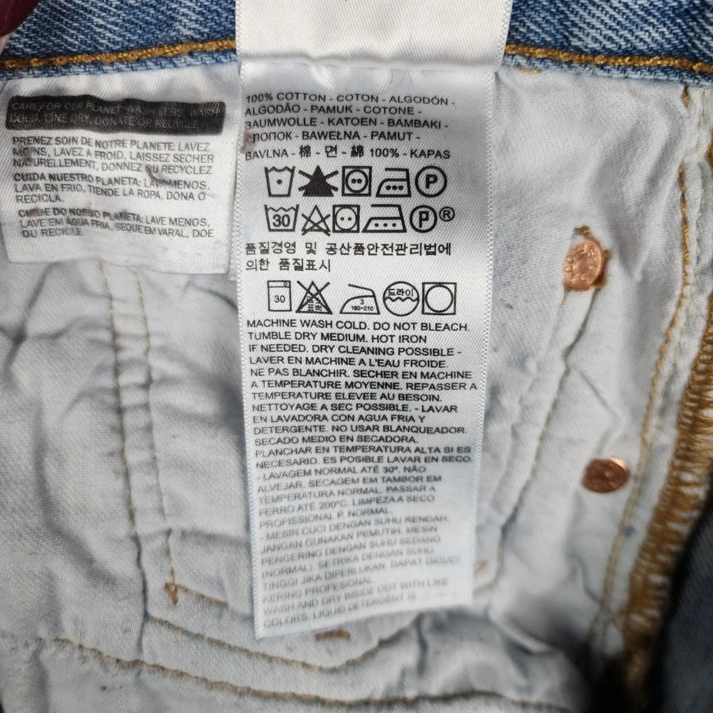 Levis these levi